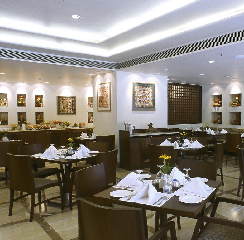 Radisson Jass Hotel, Khajuraho Bagian luar foto
