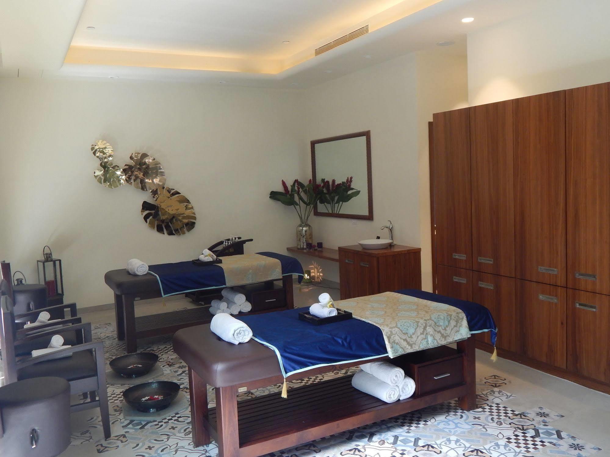 Radisson Jass Hotel, Khajuraho Bagian luar foto